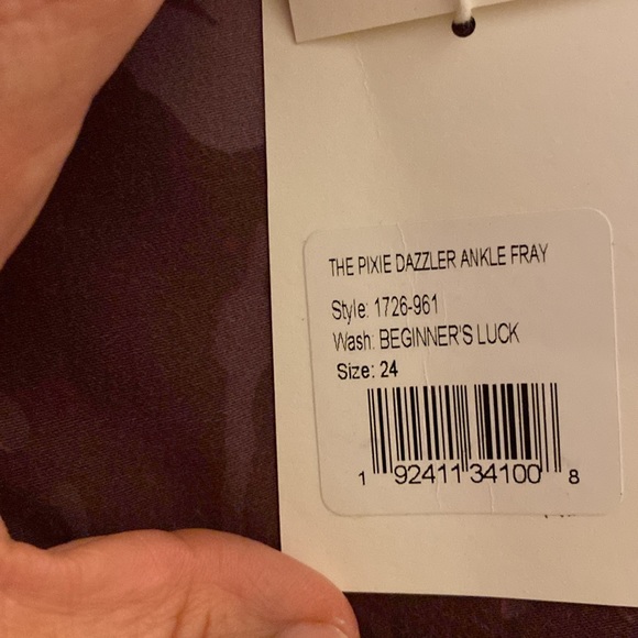 MOTHER JEANS Pixie Dazzler Ankle Fray - Beginner's Luck - Picture 8 of 9